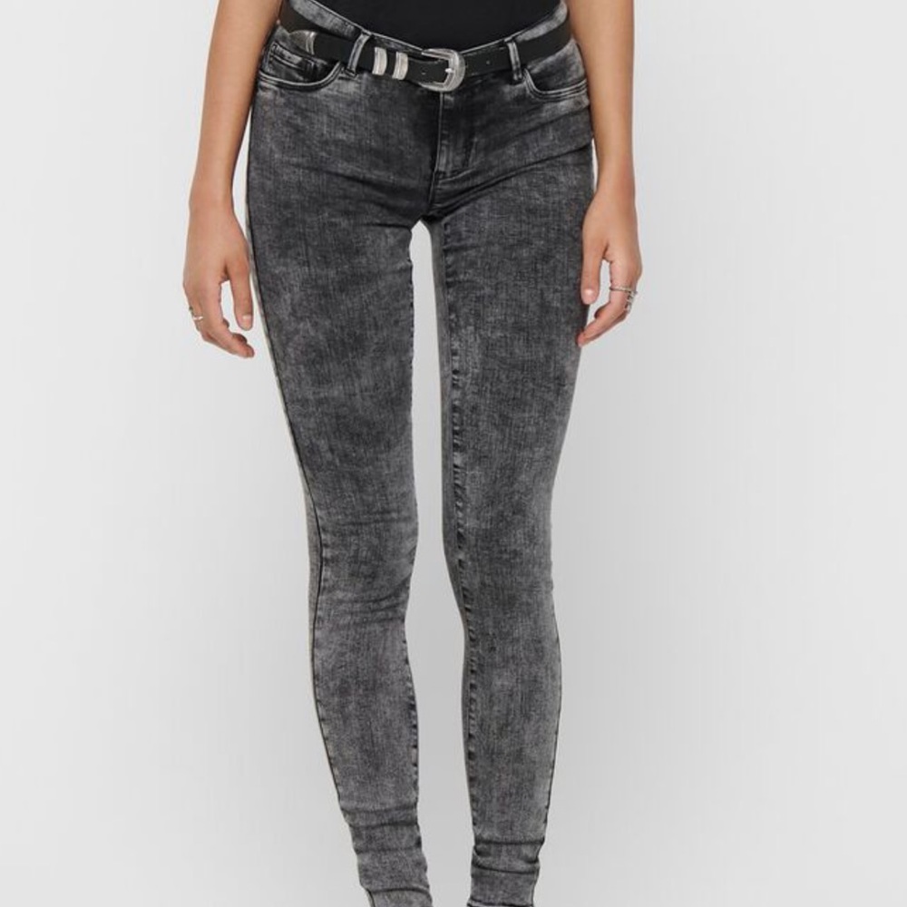 Bullhead gray acid wash jeggings